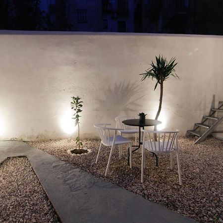 Patio Apartment Near Metro & Acropolis เอเธนส์ ภายนอก รูปภาพ