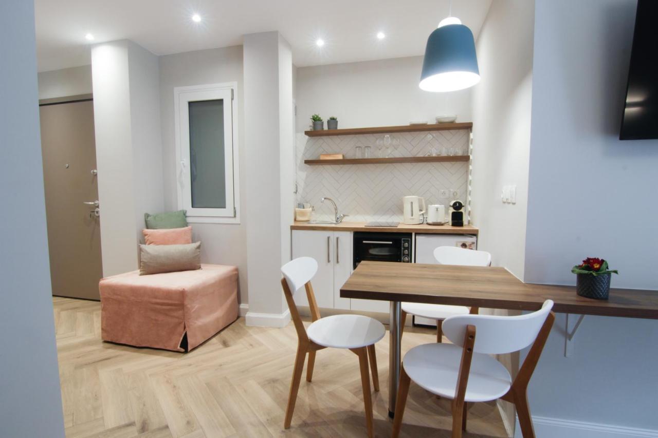 Patio Apartment Near Metro & Acropolis เอเธนส์ ภายนอก รูปภาพ